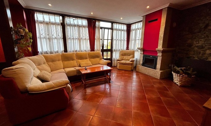 Cue Cottage | Ideal Casa El Pontón: Oceanfront Retreat for 8 Guests