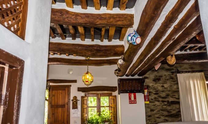 Bubion House | Discover Casa el Portón: Pet-Friendly Retreat with Top Ratings