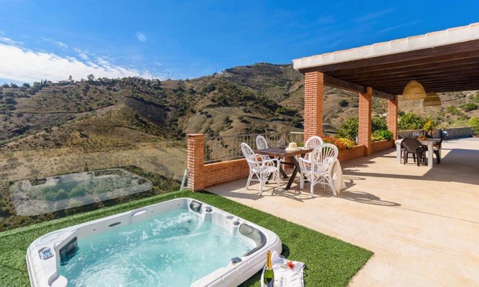 Archez House | Relax at Casa El Refugio de Árchez - 4-Star Retreat