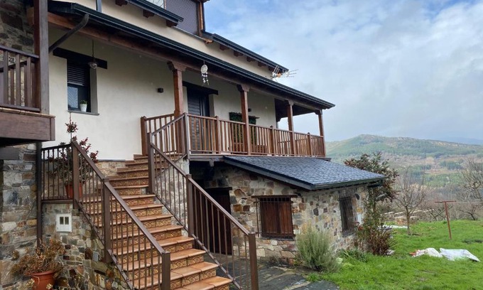 Fontoria House | Family-Friendly Getaway at Casa El Santanderino - 9.5/10 Rating