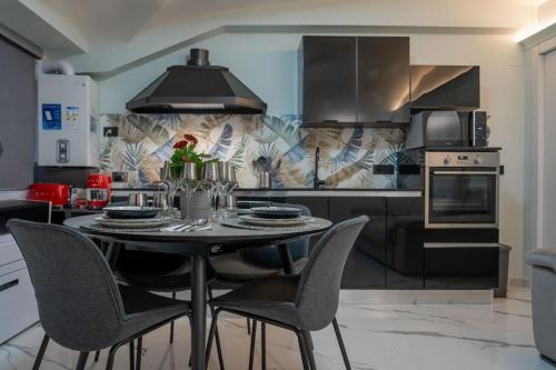 Genoa Historical Centre Apartment | Experience Casa Ela: Family-Friendly with Hot Tub Delight