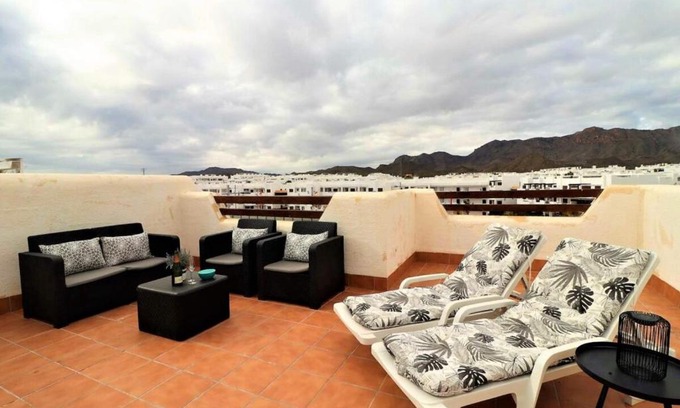 Mar de Pulpi Apartment | Unforgettable Stay at Casa Elisa with Pool & Family Fun