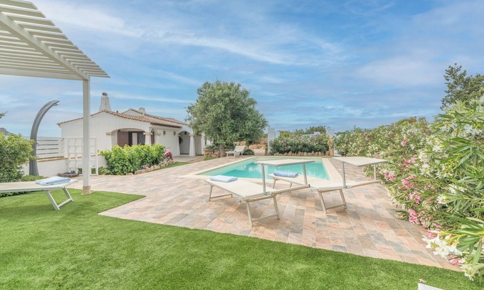 Arzachena House | Casa Elvi: Oceanfront Retreat with Private Pool & Wi-Fi
