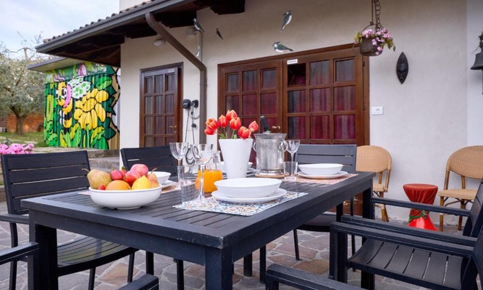 Desenzano del Garda Apartment | Casa Elvira: Family-Friendly Retreat with 4-Star Comfort