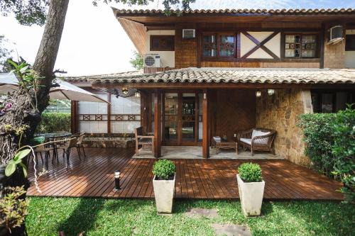 Praia Rasa House | Discover Casa em Búzios: Family-Friendly with Pool Access