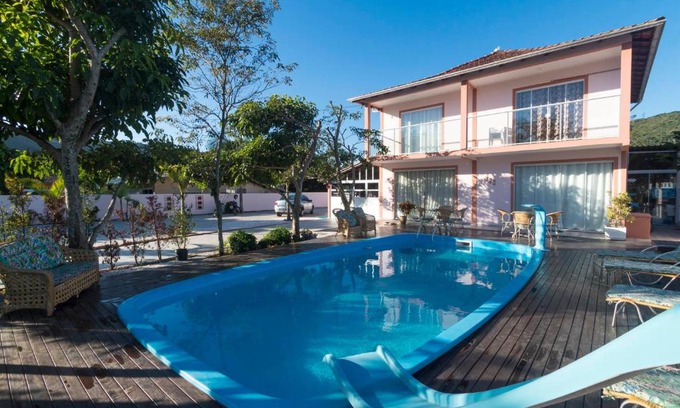 Zimbros House | Pet-Friendly Casa em Bombinhas with Pool and Top Ratings