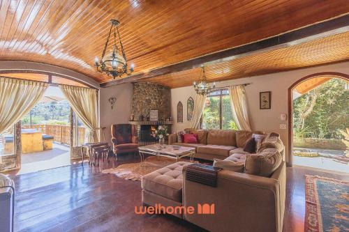 Vila Albertina House | Family-Friendly Getaway at Linda Casa in Campos do Jordao