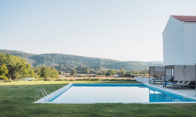Reveladas House | Exclusive Casa with Ocean View, Pool & Fitness Center