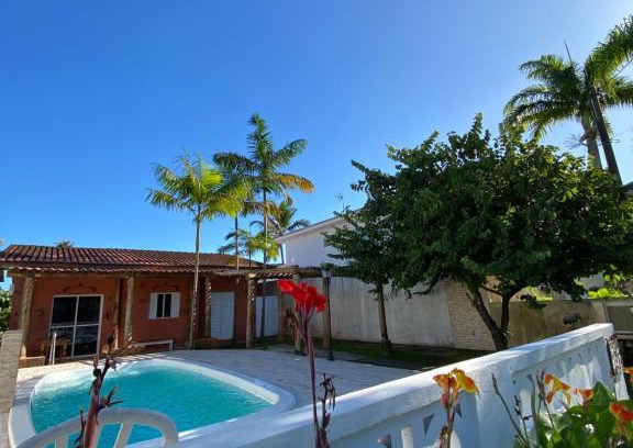 Balneario Praia do Pernambuco House | Family-Friendly Retreat Steps from Pernambuco Beach