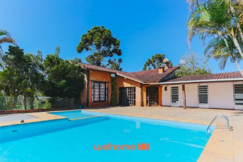 Cotia House | Relaxing Retreat with Pool and Grill in Cotia