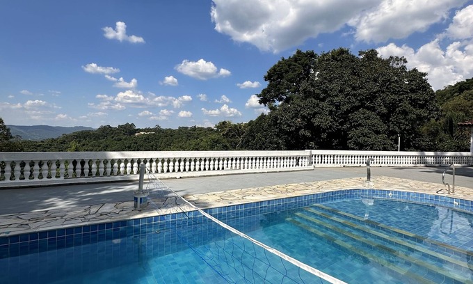 Mairipora Cottage | Experience Sunsets at Casa em Mairiporã with Pool & Spa