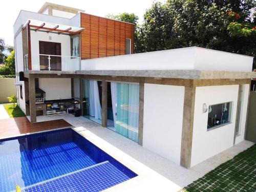 Maresias House | Modern Casa in Maresias: Steps from the Beach & Pool