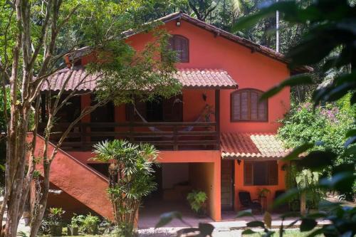 Penedo House | Discover Casa em Penedo: Family-Friendly with a Hot Tub