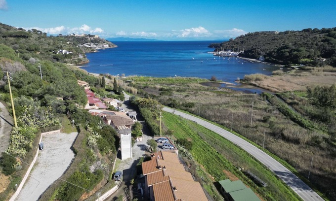 Mola Apartment | Discover EMISFERO: Pet-Friendly Stay with Breakfast Included