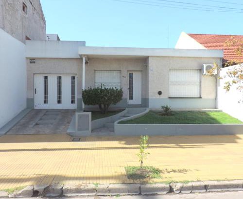 Olavarria House | Kid-Friendly Casa en Alquiler Temporario with 9.4 Rating