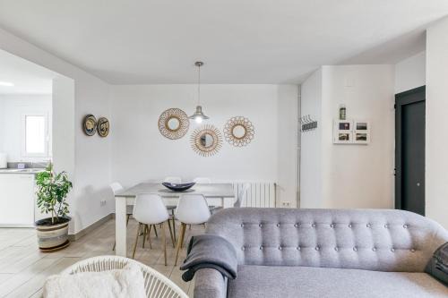Begur House | Modern Casa en Begur: Family-Friendly Retreat with Top Rating