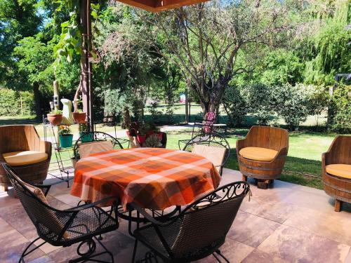 Perdriel House | Casa en corazón zona de bodegas