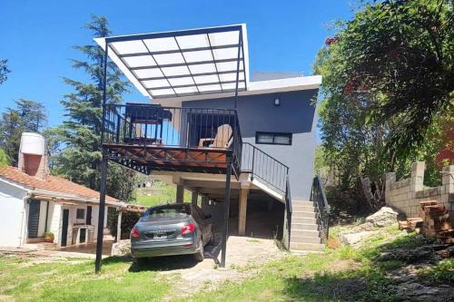 Cabalango House | Casa en las sierras de Córdoba con Deck , Parrilla y estacionamiento