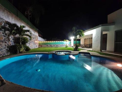Lomas de Cocoyoc House | Relax at Casa en Lomas de Cocoyoc with Oceanfront Views