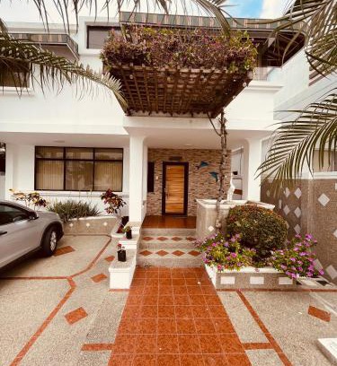 Punta Blanca House | Unforgettable Stay at Casa en Punta Barandua with Ocean View