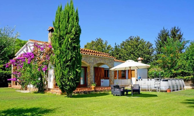 Viladamat House | Relaxing Escape at Casa en Viladamat with Pool & Ocean Views