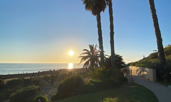San Clemente Cottage | Cozy Casa Encino: Ocean View Spanish Cottage Retreat