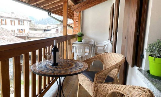 Idro Apartment | Romantic Lakeview Retreat: Casa Enrica with Pool & Kitchen