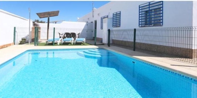 Conil de la Frontera House | Discover Casa Enrique: Pet-Friendly Retreat with Pool Access