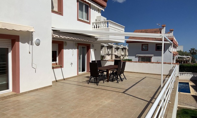 Sant Carles de la Rapita Apartment | Discover Casa del Botargo: Family-Friendly with Pool