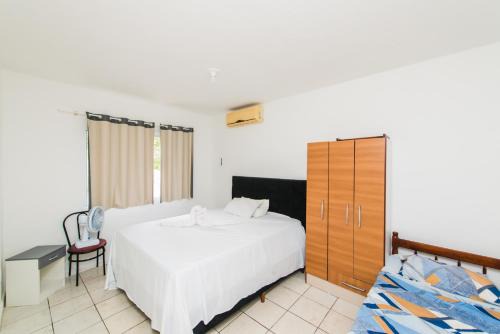 Palhoca House | Spacious Casa Espaçosa with Private Yard & 10/10 Guest Rating