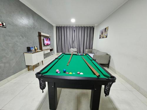 Maringa Villa | Dreamy Casa do Sonho: Pool, Game Room & BBQ Bliss