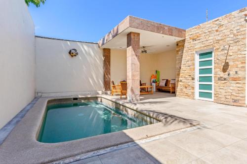 La Paz House | Casa Espinoza Getaway Private Pool Near Downtown