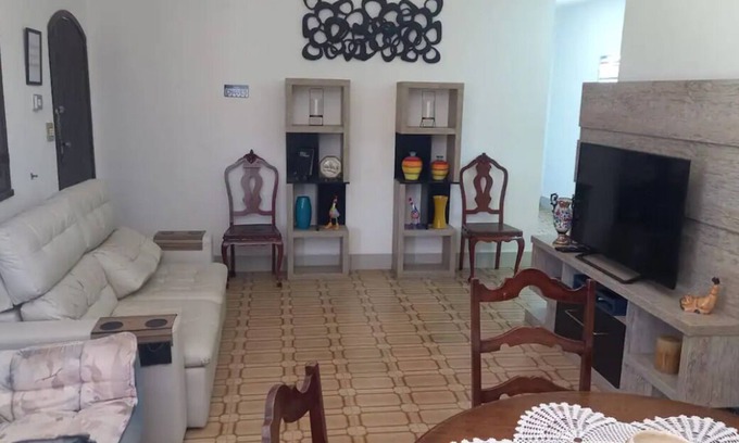 Sao Pedro da Aldeia House | Casa Estilo Colonial: Tranquil Oasis Close to Attractions