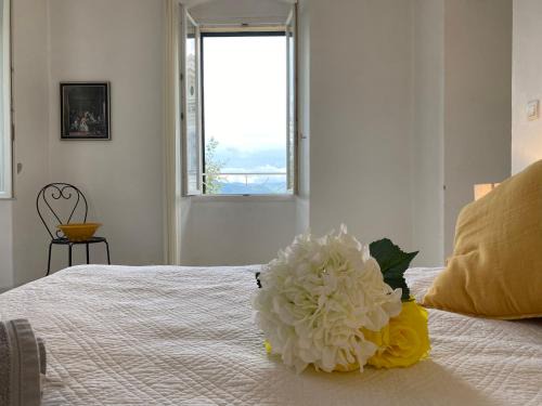 Guiselle Apartment | Explore Casa Eugénie: Mountain Views & Family-Friendly Comfort