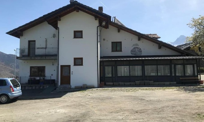 Fiou Apartment | Family-Friendly Stay at Casa ex bar Fiolet - Rated 9.6/10