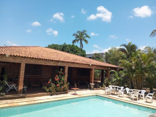 Jacone House | Idyllic Casa Excepcional in Jaconé with Oceanfront Pool