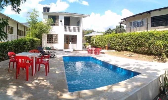 Soacha House | Relaxing Retreat at Casa Familiar Villa Lorenza with Pool