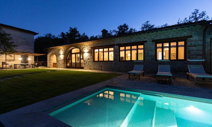 Gaiole in Chianti Villa | Relaxing Casa Faraona: Villa with Private Pool and Ocean View