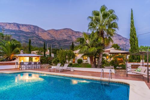 Ermita Villa | Oceanfront Bliss at Casa Feliz - 4-Star Gem Rated 9/10
