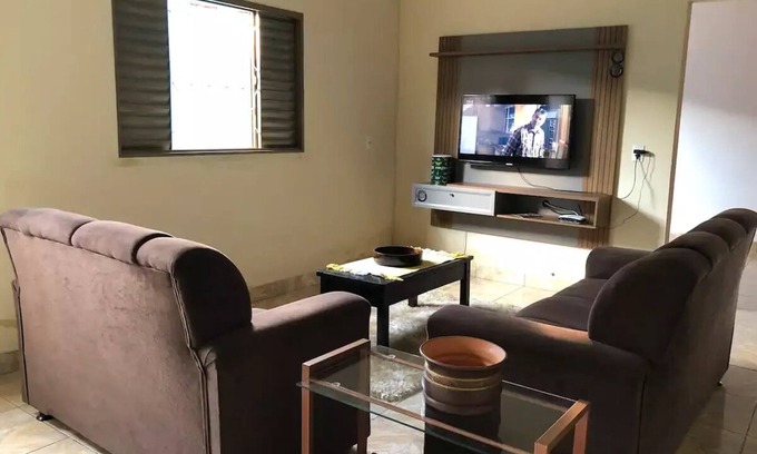 Centro House | Relax at Casa Ferreira: Heated Pool & Pet-Friendly Retreat