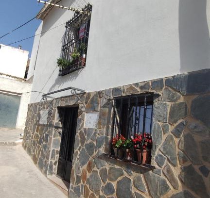 Albanchez de Magina House | Casa Fina: Guest Rated 9.6 & Perfect for Families