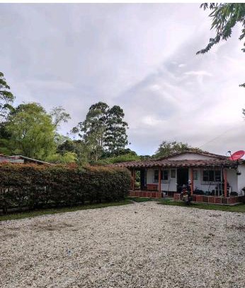 Llanogrande House | Relax at Casa Finca: Pet-Friendly Retreat in Llanogrande