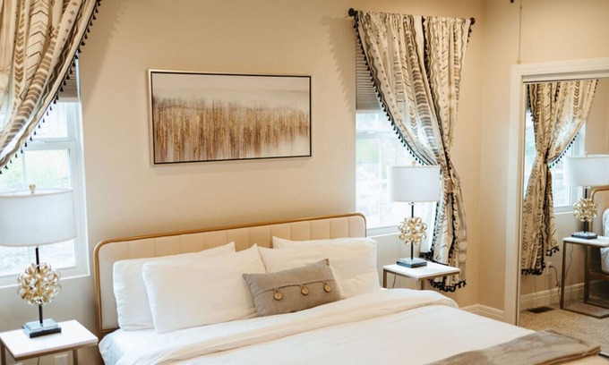 Ozark House | Casa Finley - Stylish Oasis in Heart of The Ozarks