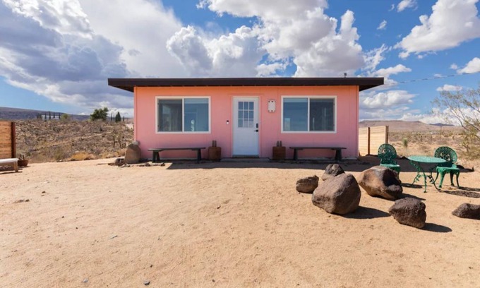 Yucca Valley Cabin | Casa Flamingo | Inviting Cabin with Scenic Views & Spa