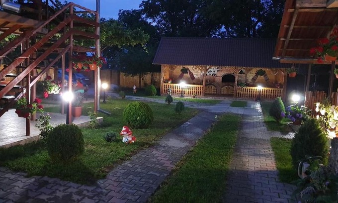 Cartisoara House | Family-Friendly Escape at Casa Floare de Colt - Rated 9.1