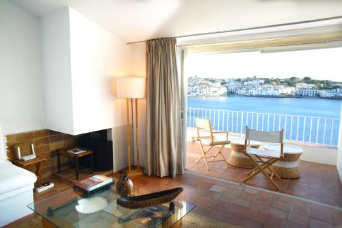 Cadaques House | Discover Casa Flora - Oceanfront Retreat in Cadaqués