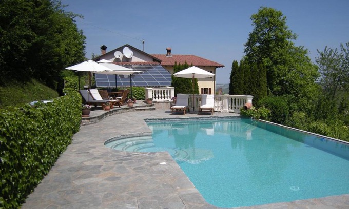 Neive Bed & Breakfast | Experience Casa Fonda-Piemonte: Pet-Friendly Retreat