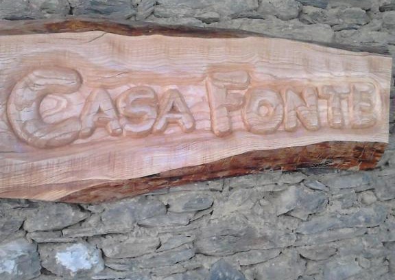Llavorsi House | Pet-Friendly Casa Fonte d'Aidi with Hot Tub & Kitchen