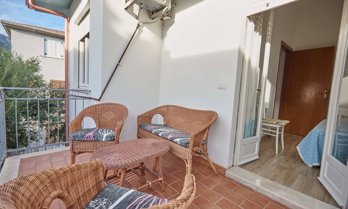 Cala Gonone Apartment | Casa Francesca: Sea View Apartment with Pool & Breakfast