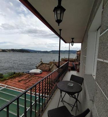 Combarro House | Oceanfront Casa Freitas: Rated 9.6/10 & Pet Friendly